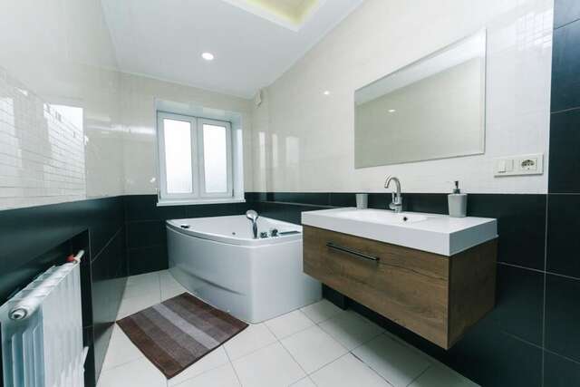 Апартаменты Hotrent Pechersk Lesy 20/22 Киев-10