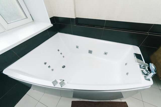 Апартаменты Hotrent Pechersk Lesy 20/22 Киев-11
